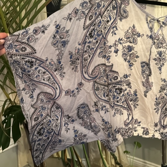 AE Sport blouse - Picture 2 of 7